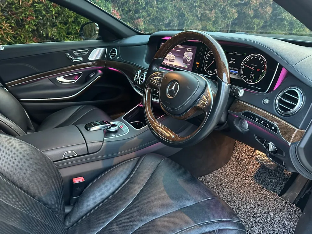 Mercedes S-Class view 2