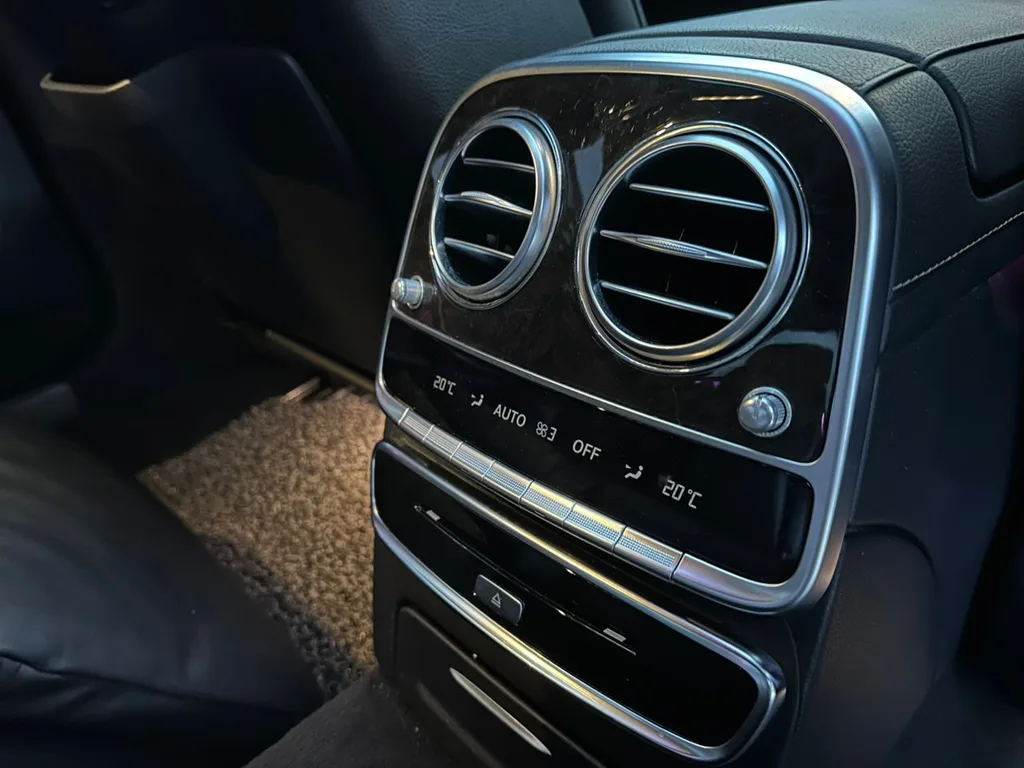 Mercedes S-Class view 6
