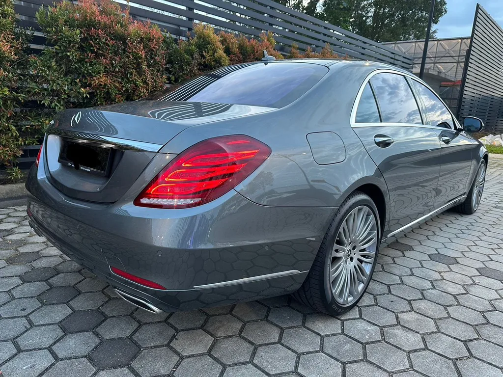 Mercedes S-Class view 8