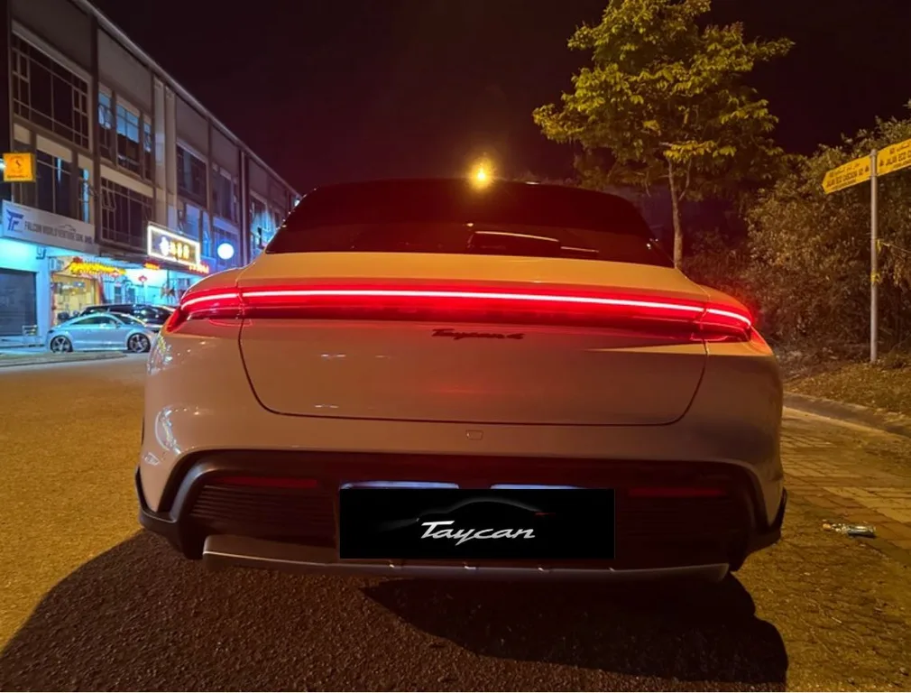 Porsche Taycan view 7