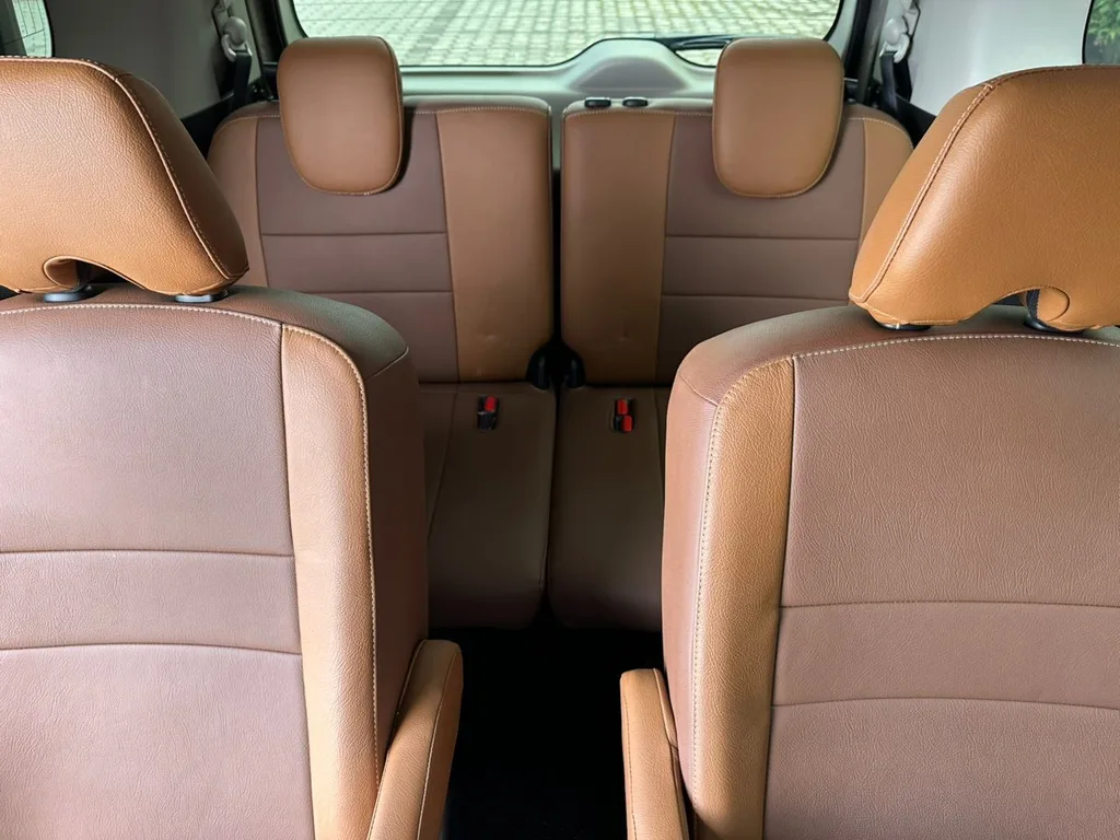 Nissan Serena (C27) view 5