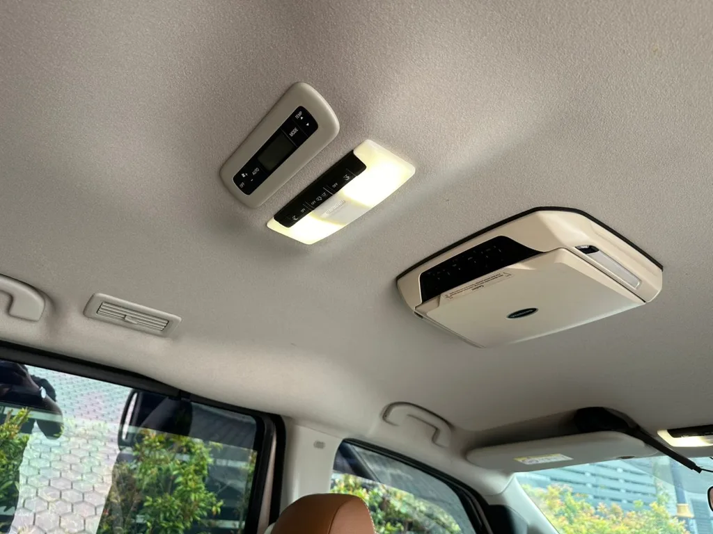 Nissan Serena (C27) view 4