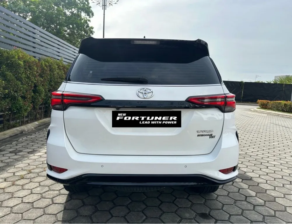 Toyota Fortuner view 5