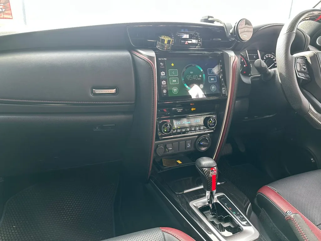 Toyota Fortuner view 2