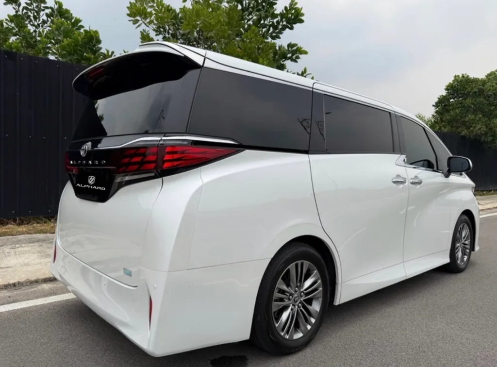 Toyota Alphard (Latest) view 7