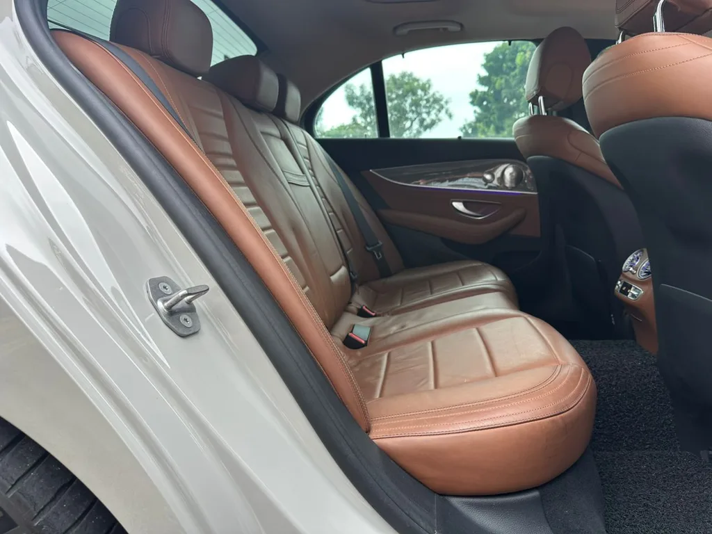 Mercedes E-Class view 6
